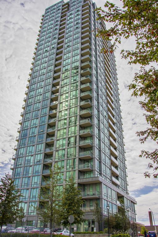 Maplewood Furnished Suites Мисисага Екстериор снимка