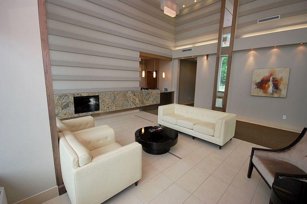Maplewood Furnished Suites Мисисага Екстериор снимка